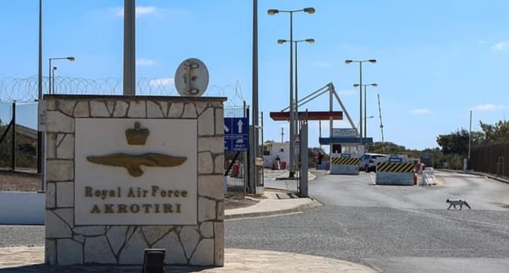 britanskaya-baza-na-kipre-podverglas-atake-posle-predostavleniya-razresheniya-ssha-na-udari-po-iranskim-obektam-smi