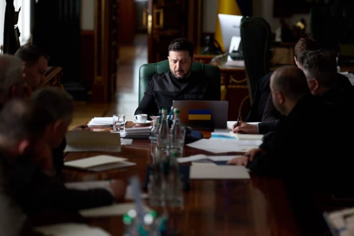 zelenskyy-discussed-iranian-strikes-and-aid-possibilities-with-uae-president