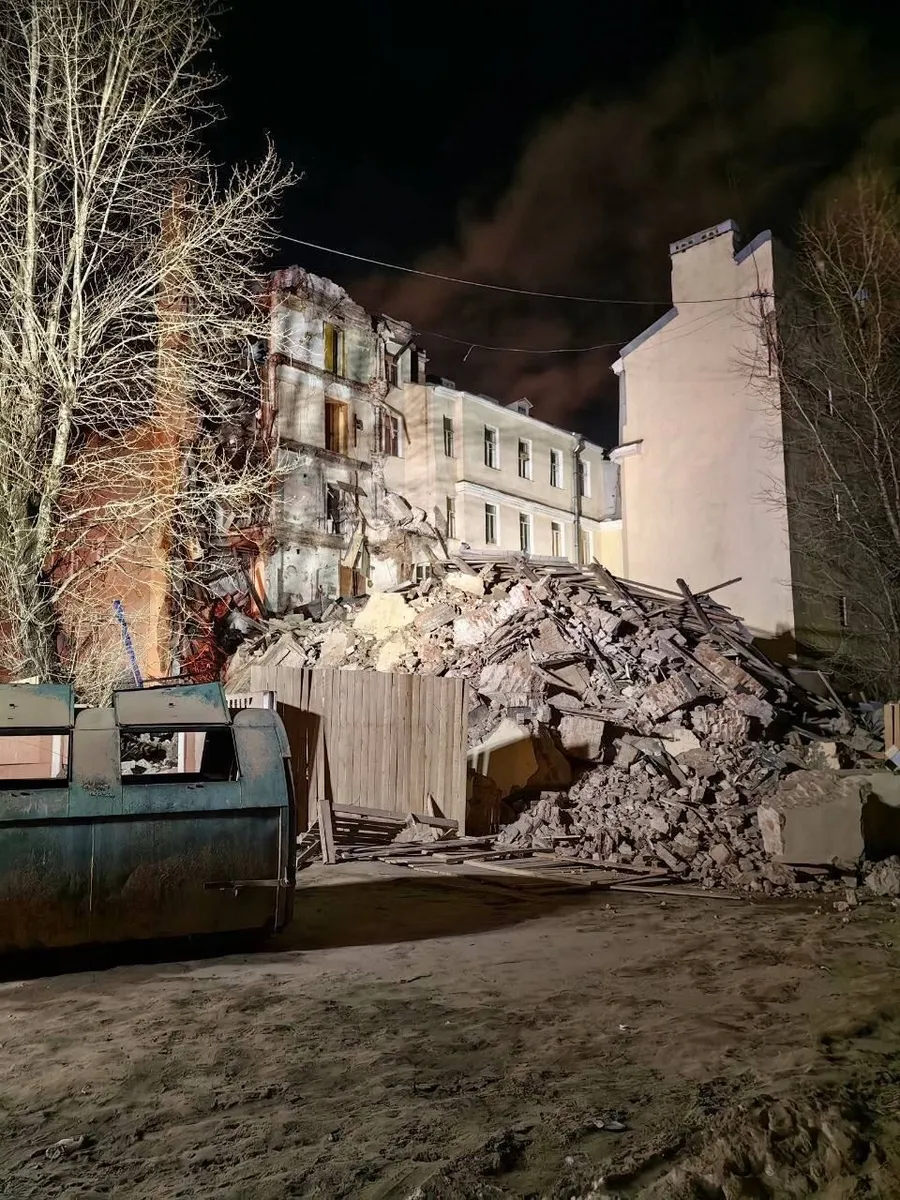 A high-rise building collapsed in the center of St. Petersburg | УНН