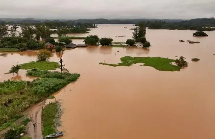 Понад 50 людей загинули через повінь у Бразилії