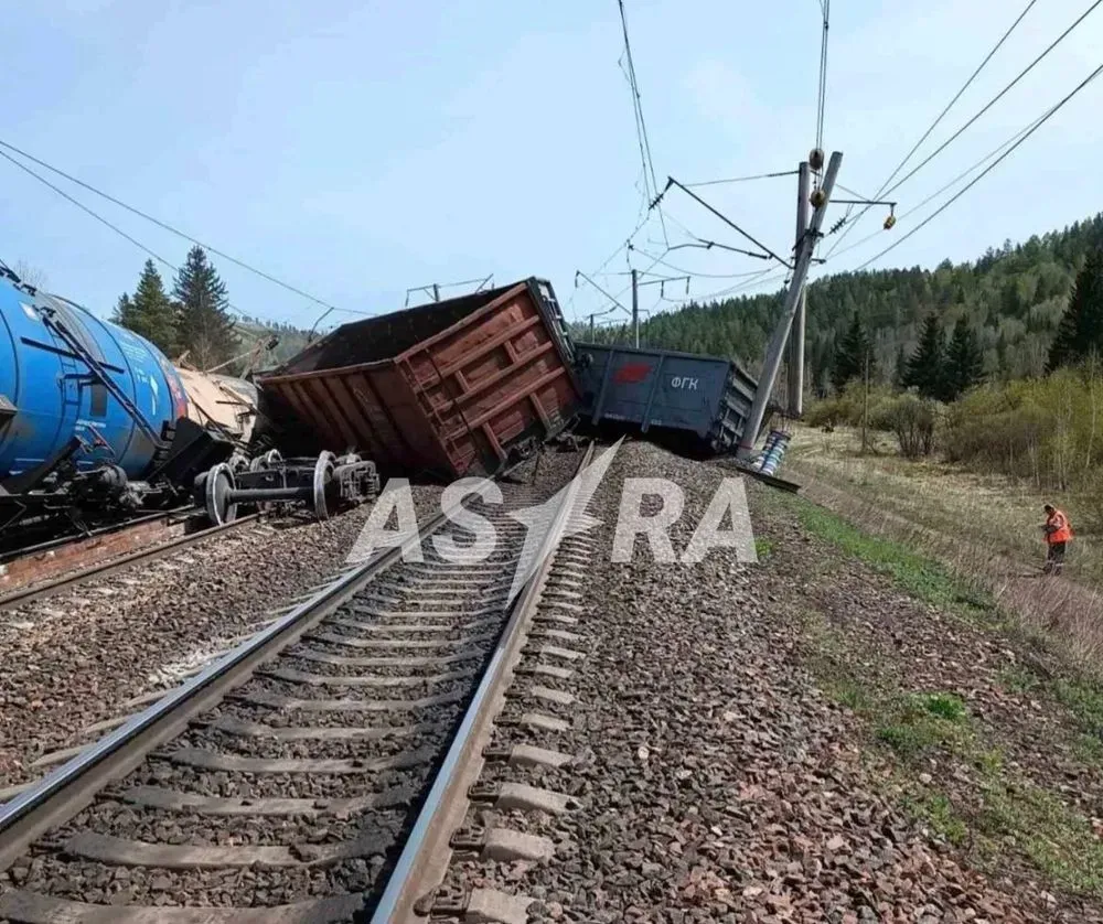 В красноярском крае сошел с рельсов грузовой поезд: движение временно  прекращено | УНН