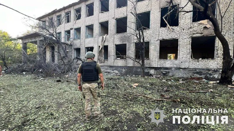Били бомбами та дронами: через обстріли рф на Донеччині пошкоджені будинки, підприємство та газопроводи