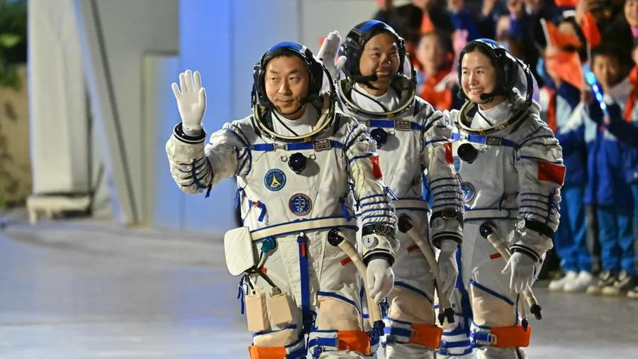 Chinese spacecraft with the first female engineer arrives at the ...