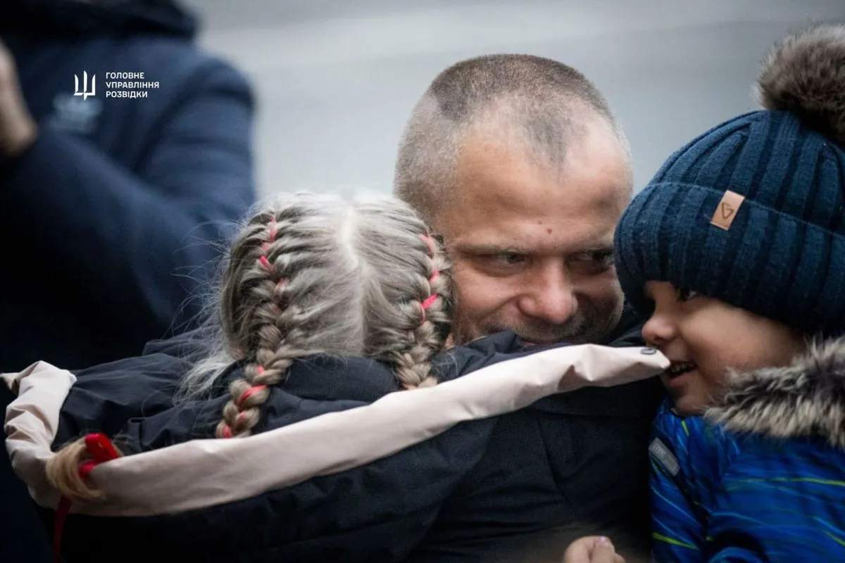 Після року полону в єменських хуситів українські моряки повернулися додому, фото-1