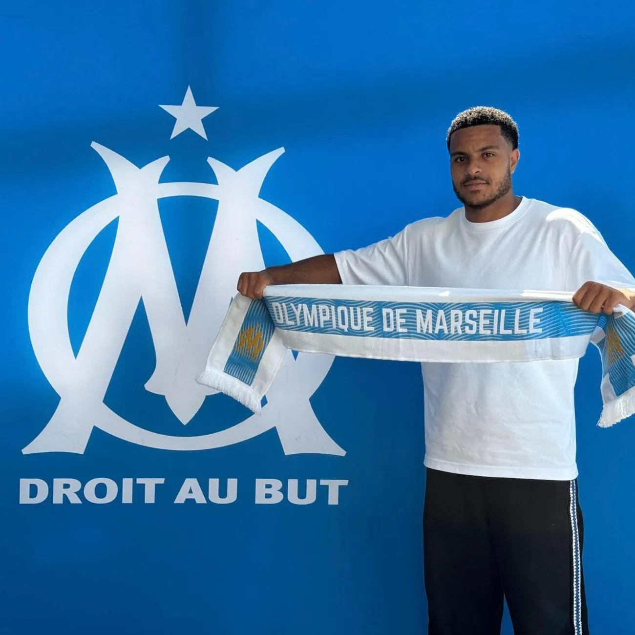 Marseille signed a 22-year-old defender from Manchester: what is known ...