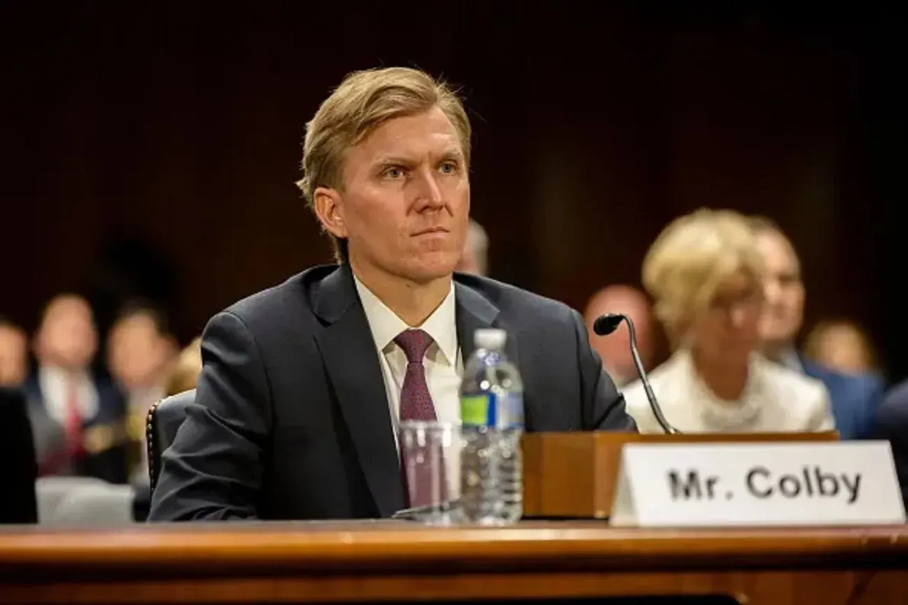 СМИ выяснили, кто стоит за прекращением поставок оружия из США Украине | УНН