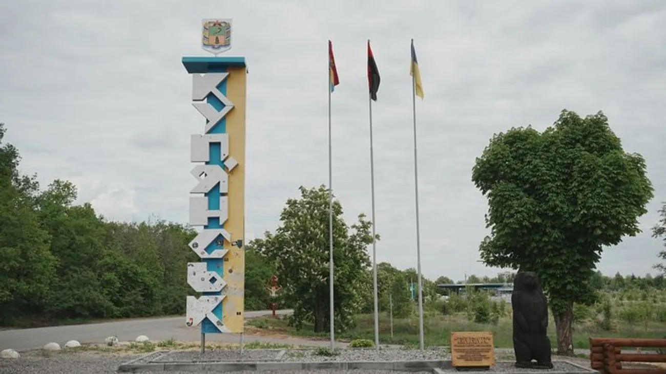 Ворожий дрон атакував авто в Куп&apos;янську: постраждало подружжя