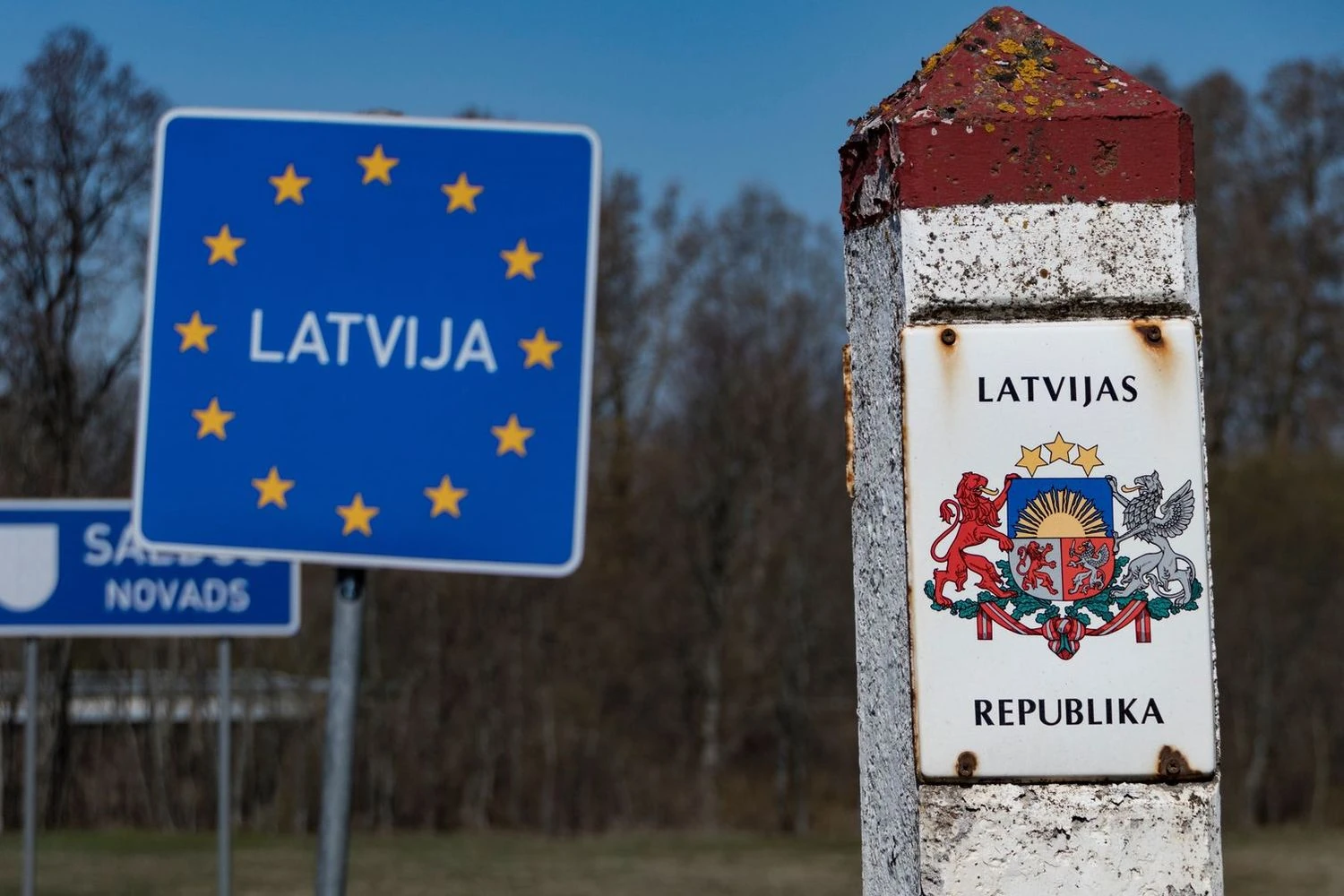 Латвія почала встановлювати "зуби дракона" на кордоні з рф для стримування можливого вторгнення