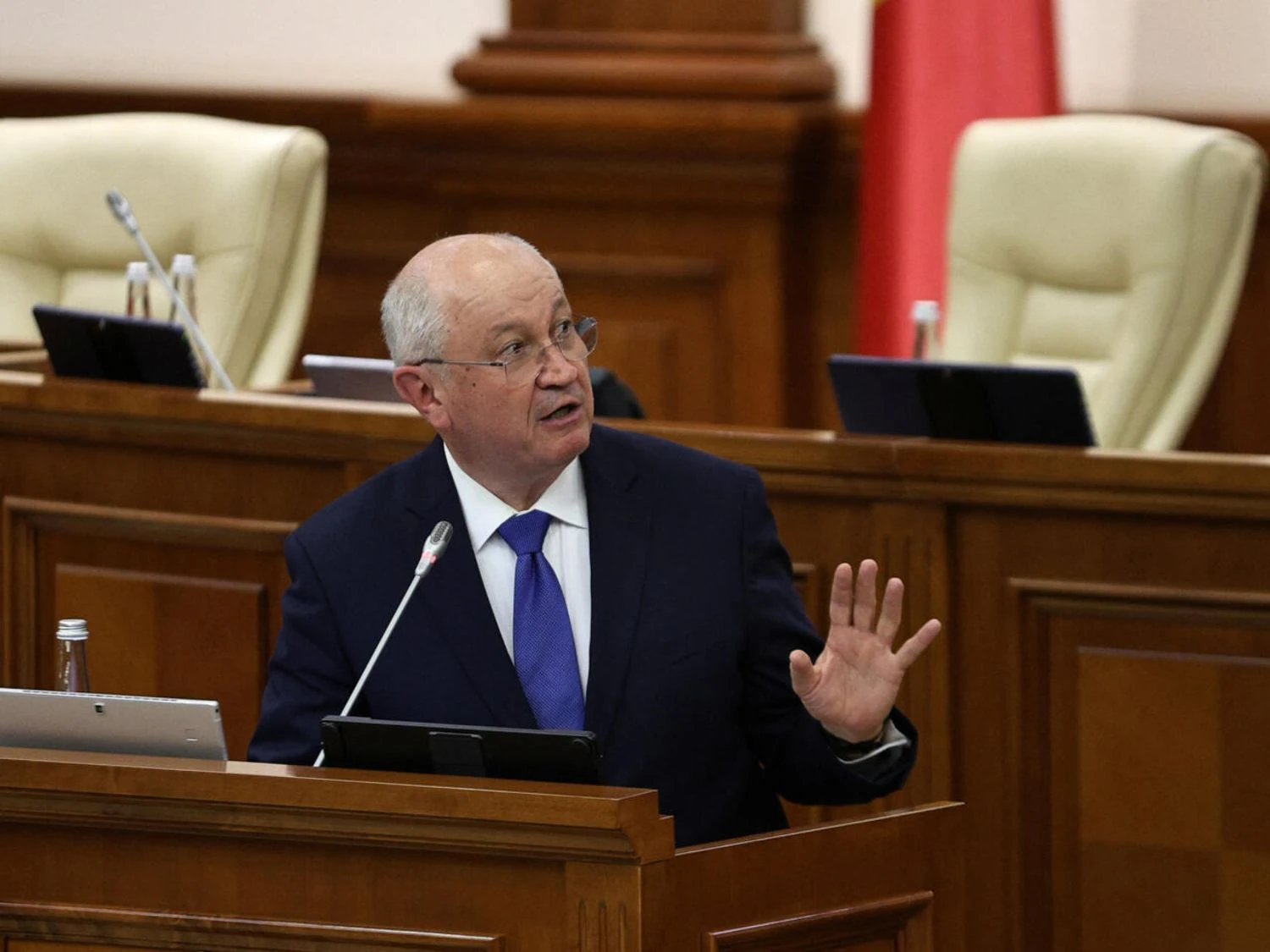 New Moldovan government led by Alexandru Munteanu sworn in