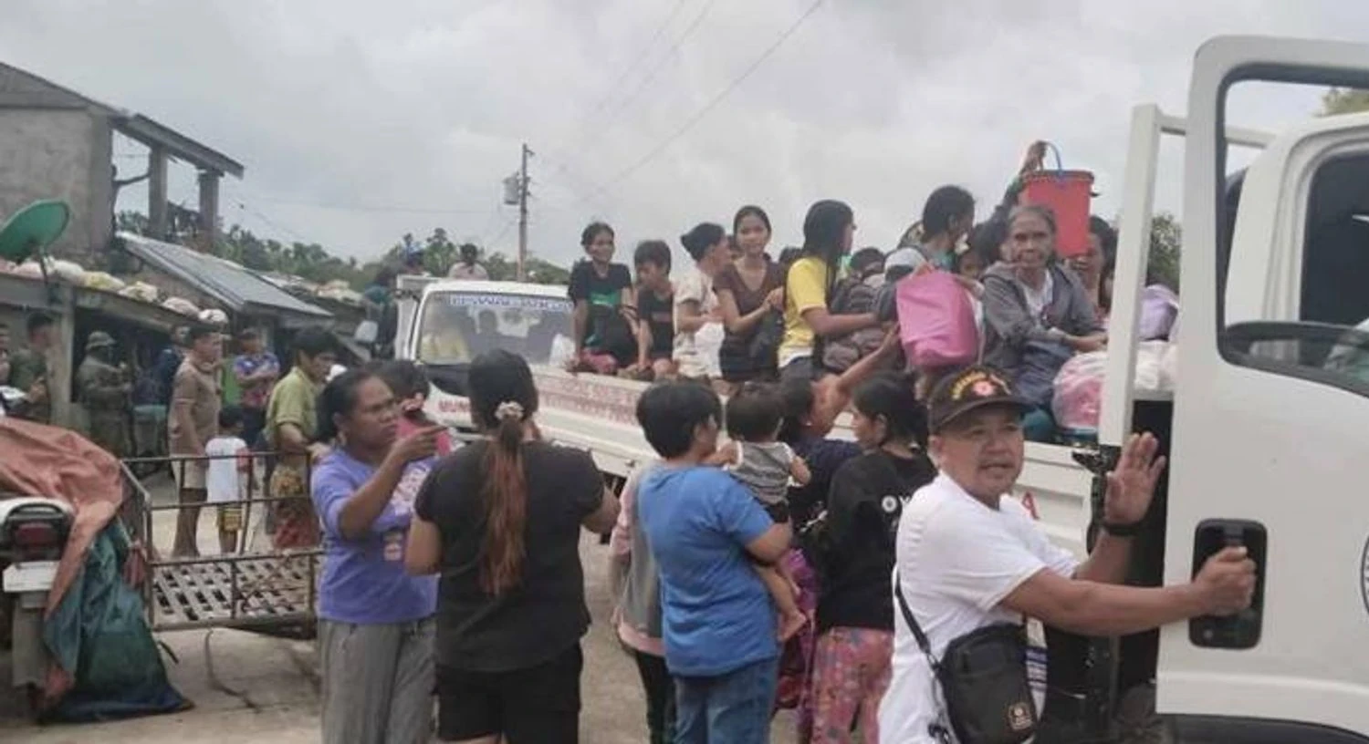 Philippines conducts mass evacuation due to approaching Super Typhoon "Fung-Wong"