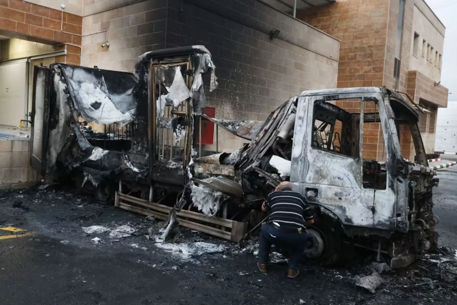 Ізраїльські поселенці атакували палестинські села, поранивши людей та пошкодивши майно