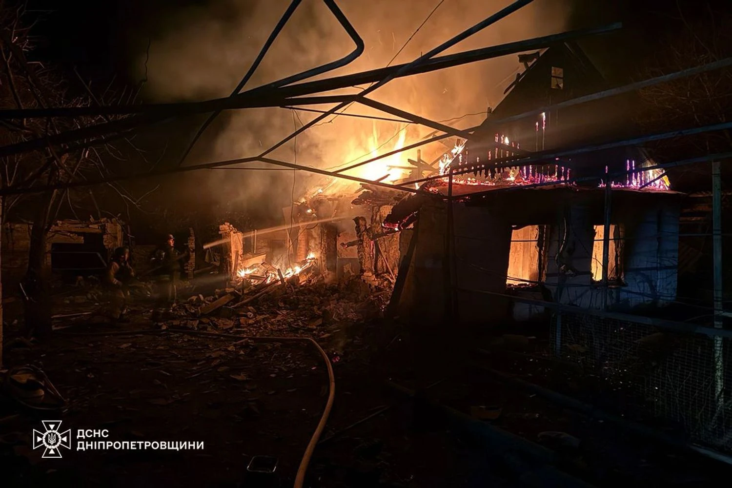 Атака рф на Дніпро та область: загинув 65-річний чоловік, пошкоджені підприємства та авто