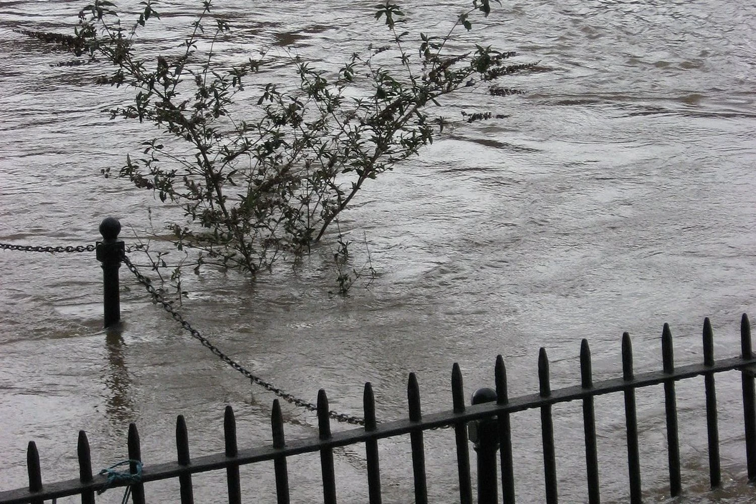 Storm "Claudia" claimed three lives in Portugal and caused floods in Britain