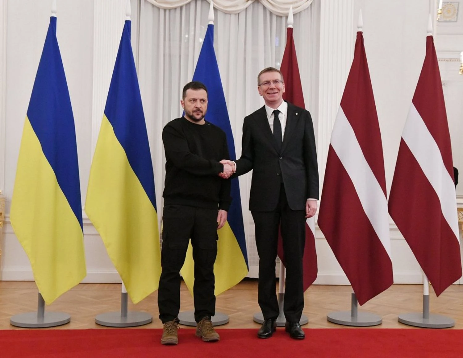 Zelenskyy congratulates Rinkēvičs on Latvia's Independence Day