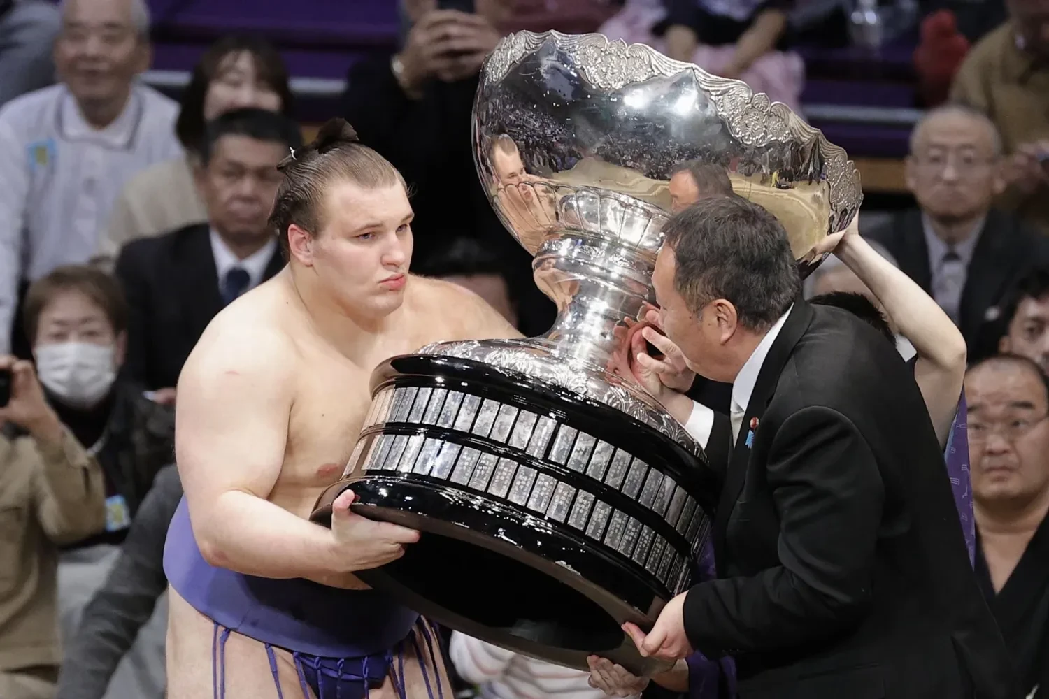 Ukrainian wrestler Aonishiki became the first representative of Ukraine to win a title at the elite sumo championship
