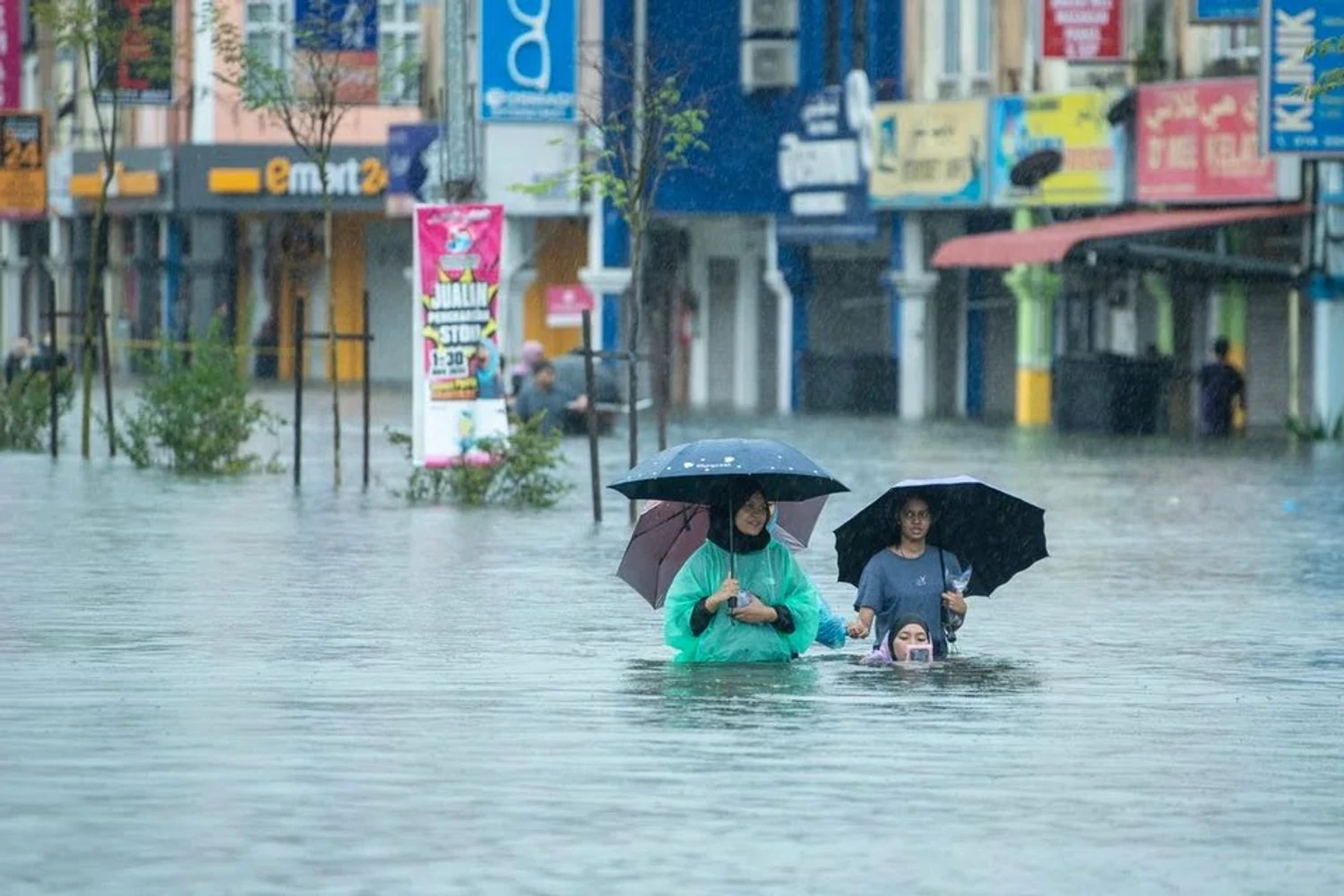 Over 11,000 people affected by floods in seven Malaysian states