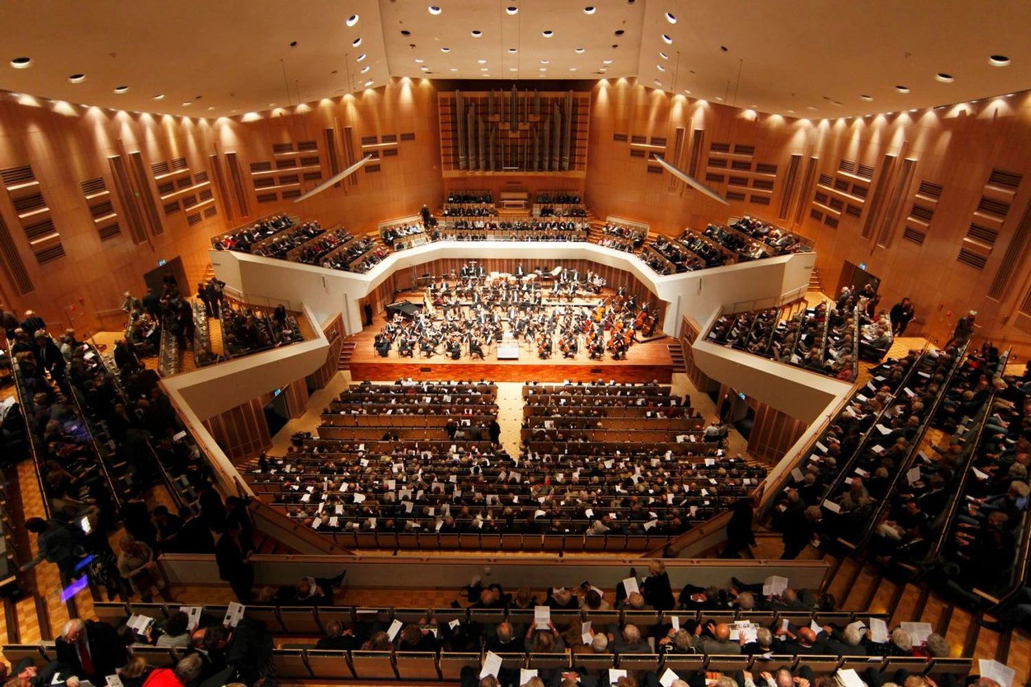 Concert of pianist Leonskaja, who performed with pro-Putin musicians, canceled in the Netherlands