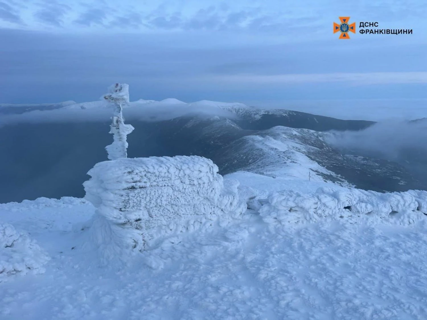 Frost persists in the snow-covered Carpathians: tourists given a number of tips