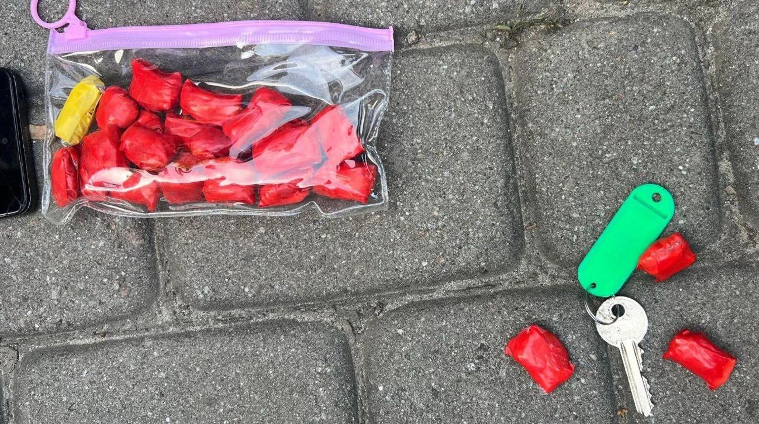 Used 5-year-old daughter to sell drugs via Telegram: 22-year-old Lviv resident charged with suspicion