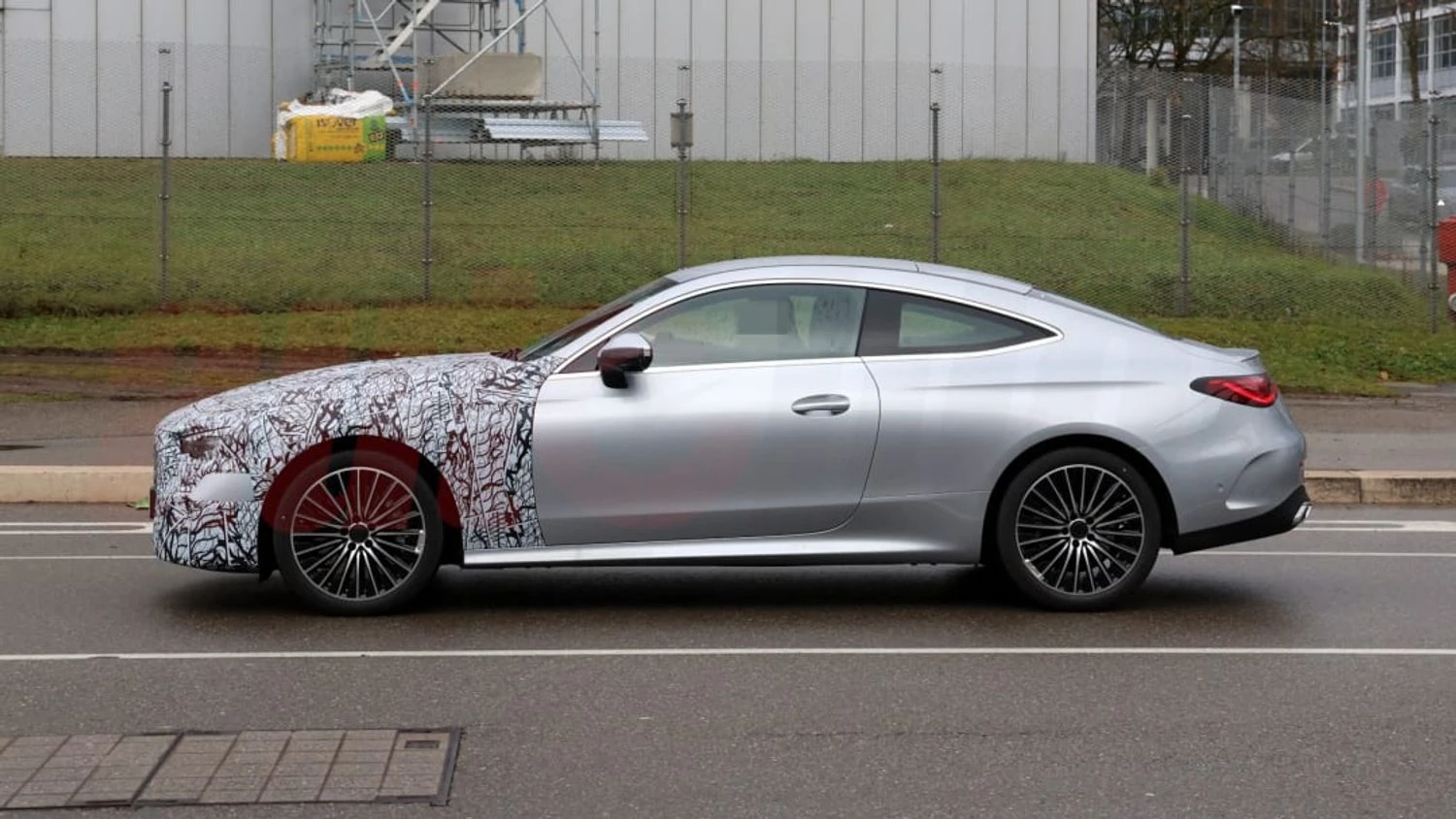 Mercedes-Benz CLE отримає оновлення: які зміни очікуються