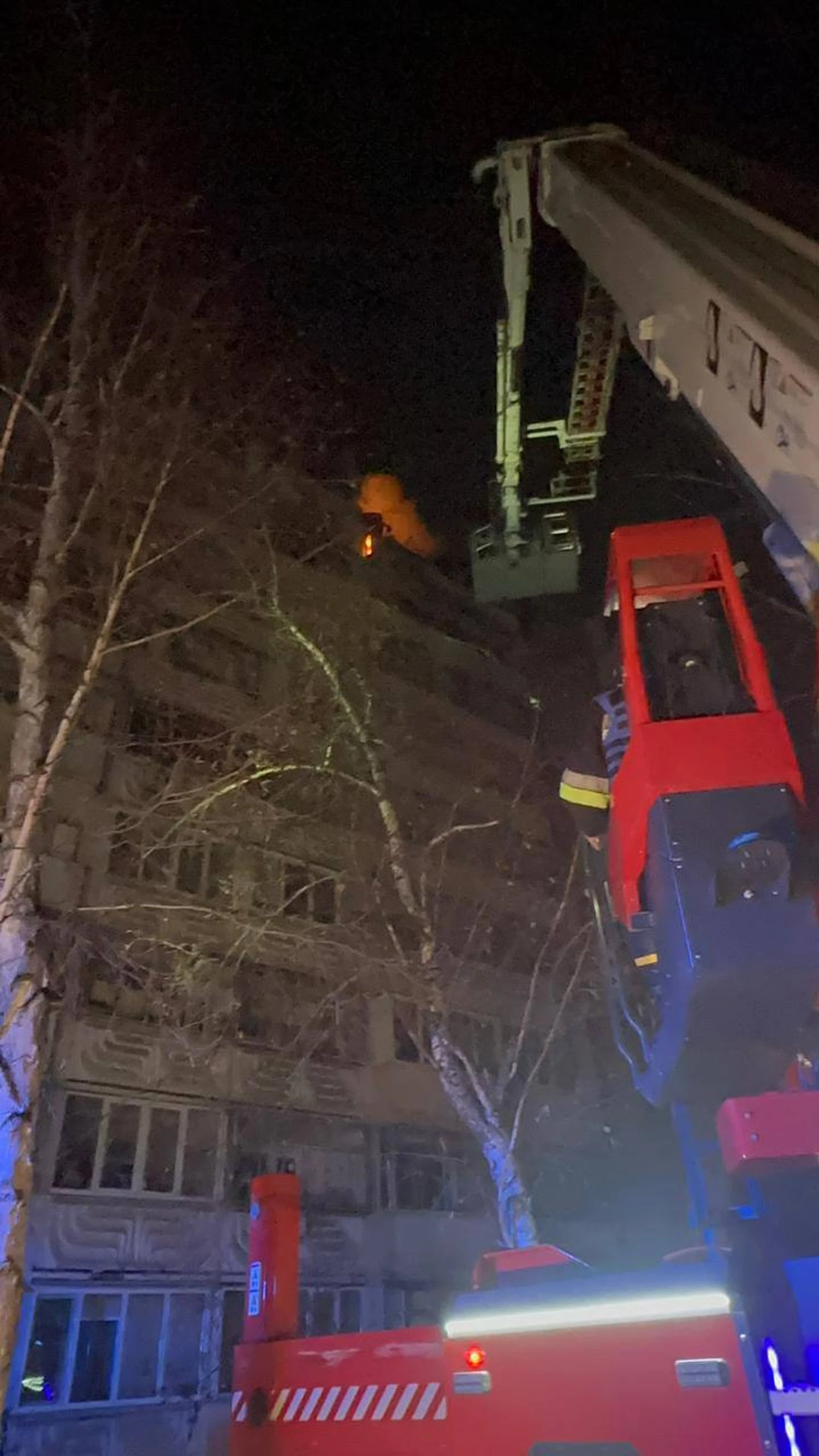 Троє поранених та 52 евакуйованих унаслідок нічної атаки на Київщину - ОВА