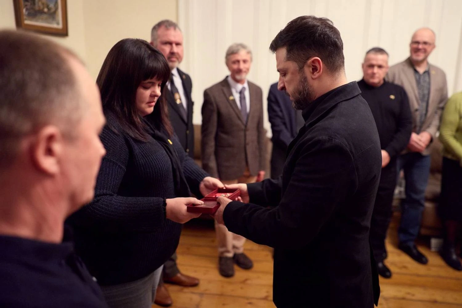 Зеленський передав нагороди рідним ірландських добровольців, які загинули, захищаючи Україну