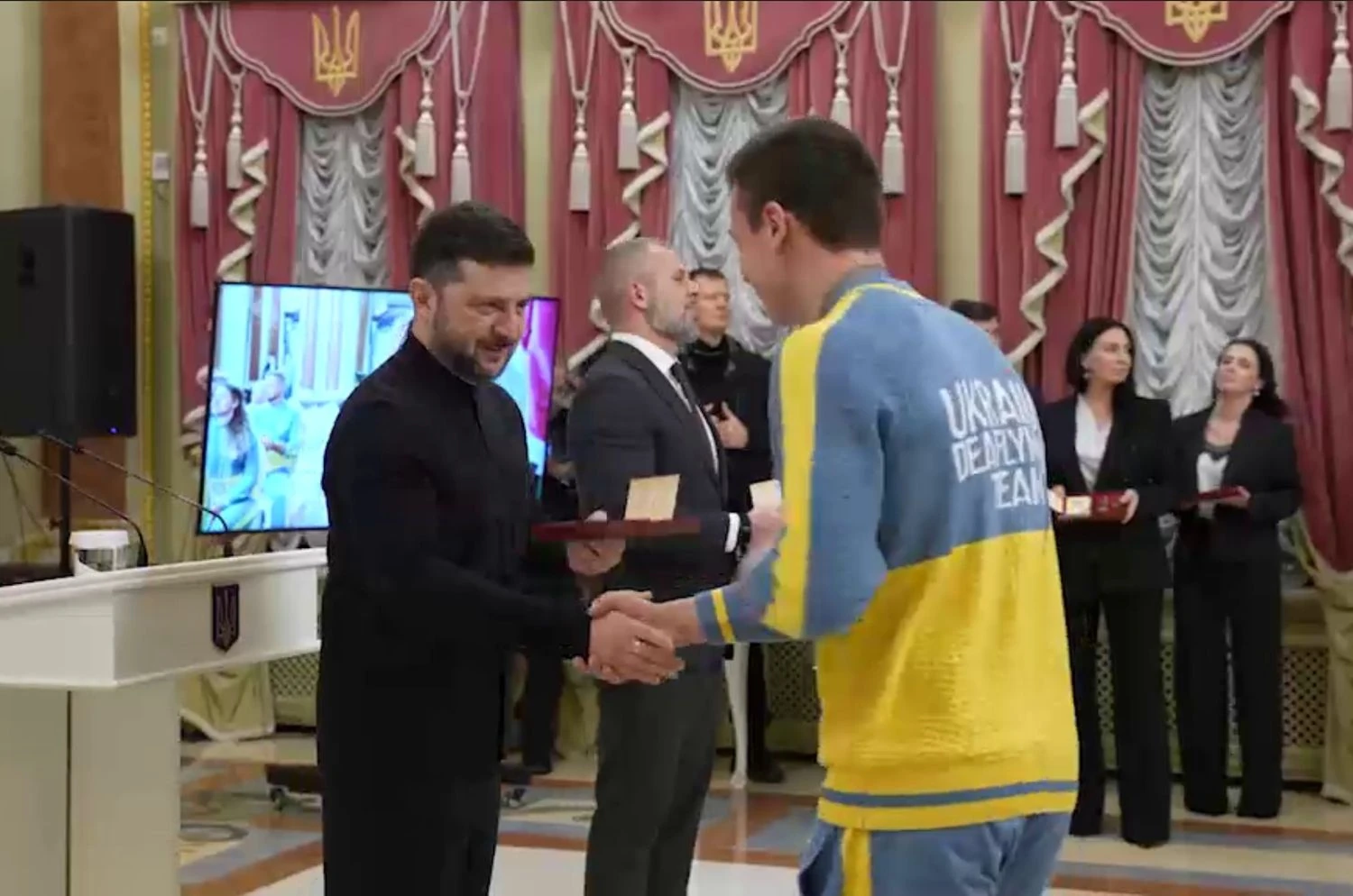 Zelenskyy congratulated and awarded the Deaflympic team, which won 100 medals at the Tokyo Games and took first place