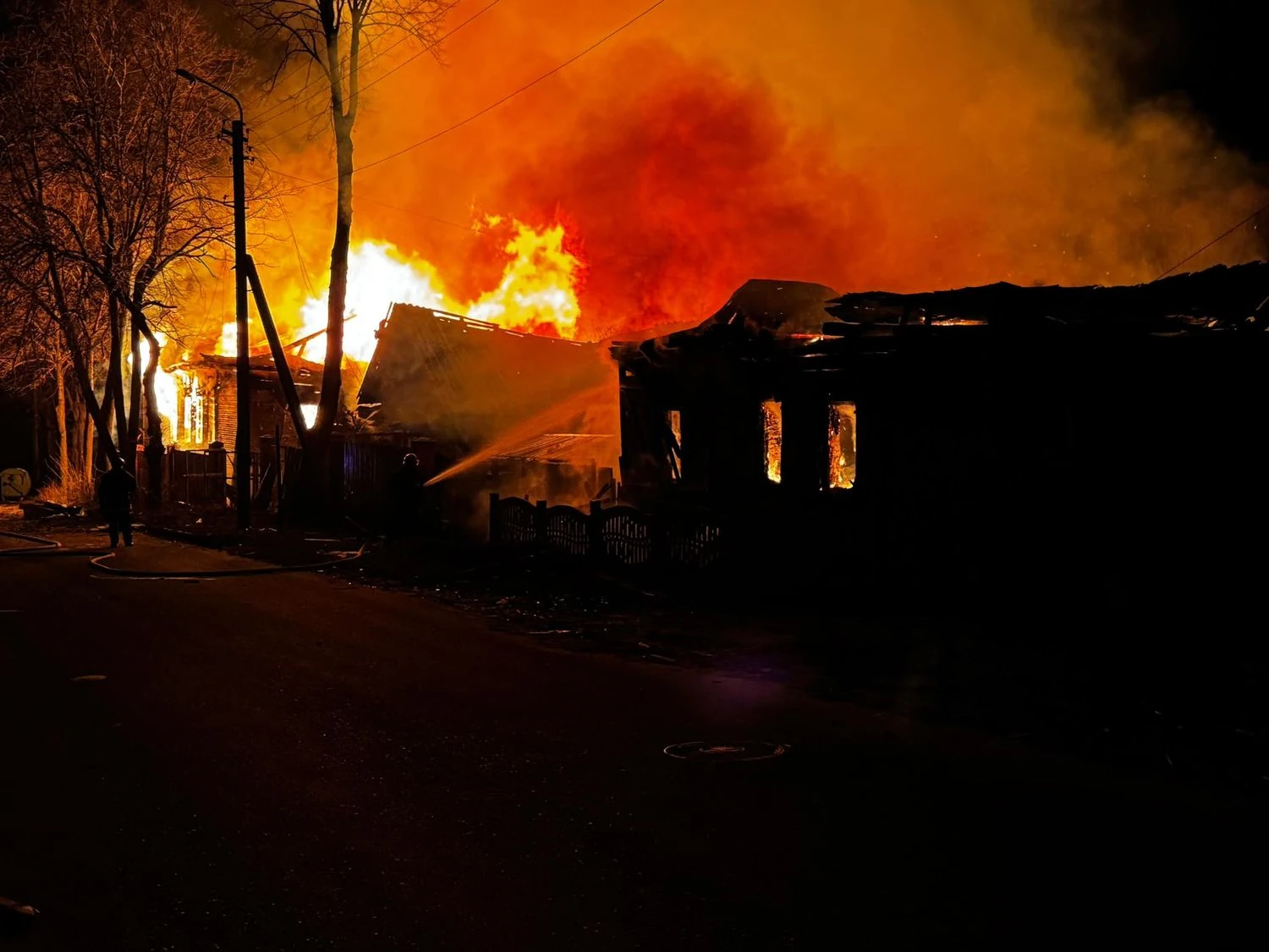Russia attacked Novhorod-Siverskyi: houses, police station, medical college damaged, one person killed