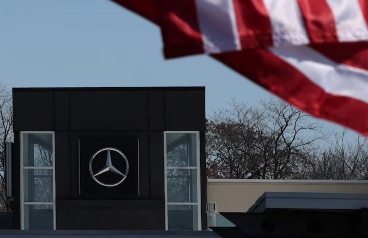 Mercedes-Benz to pay almost $150 million for emissions manipulation
