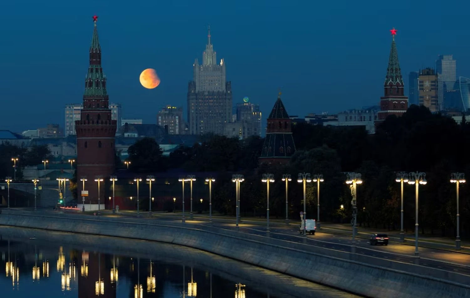 Nuclear ambitions in space: Russia plans to build a nuclear power plant on the Moon in ten years