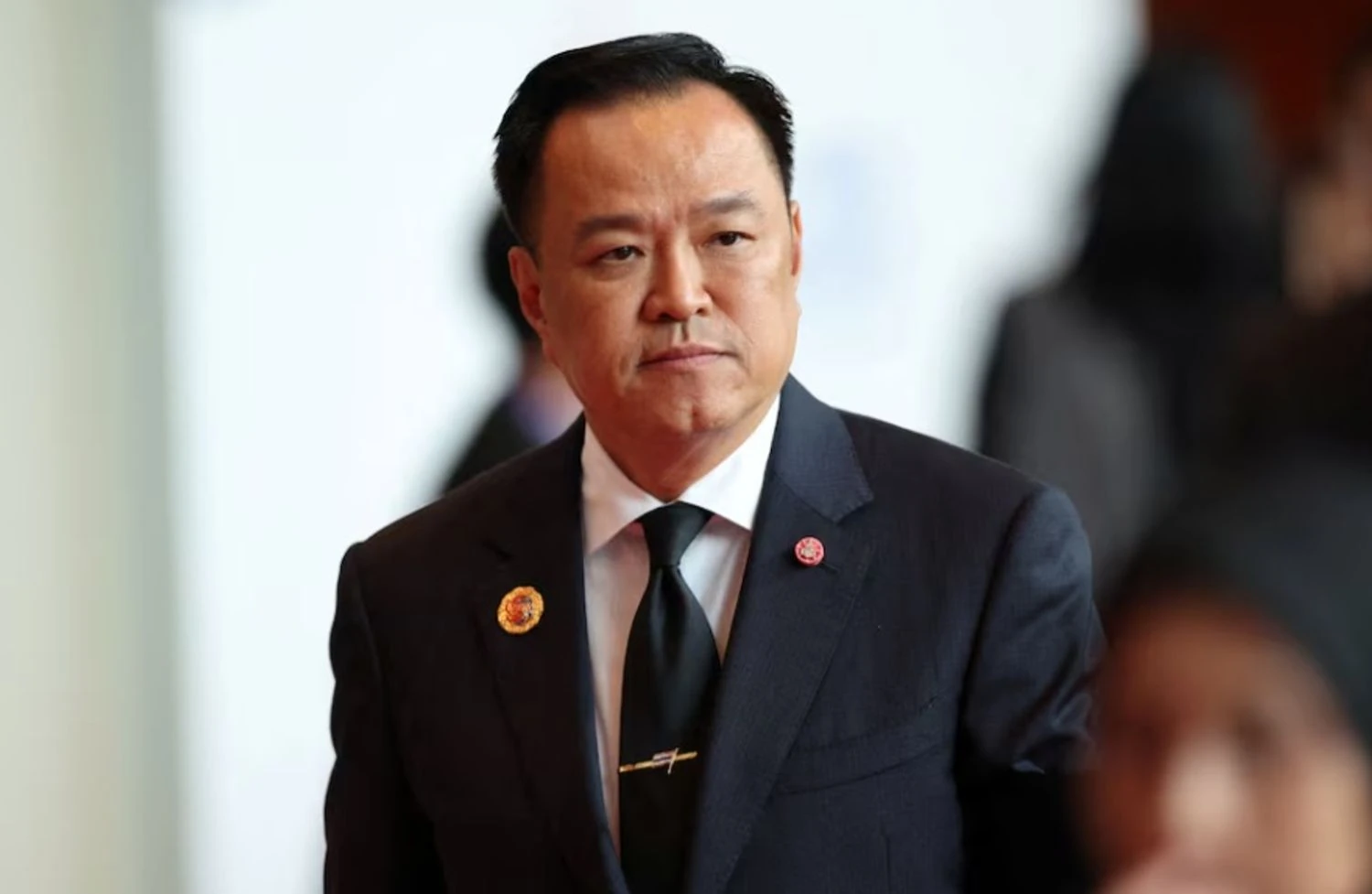 Thailand's Defense Minister flies to Cambodia for truce talks