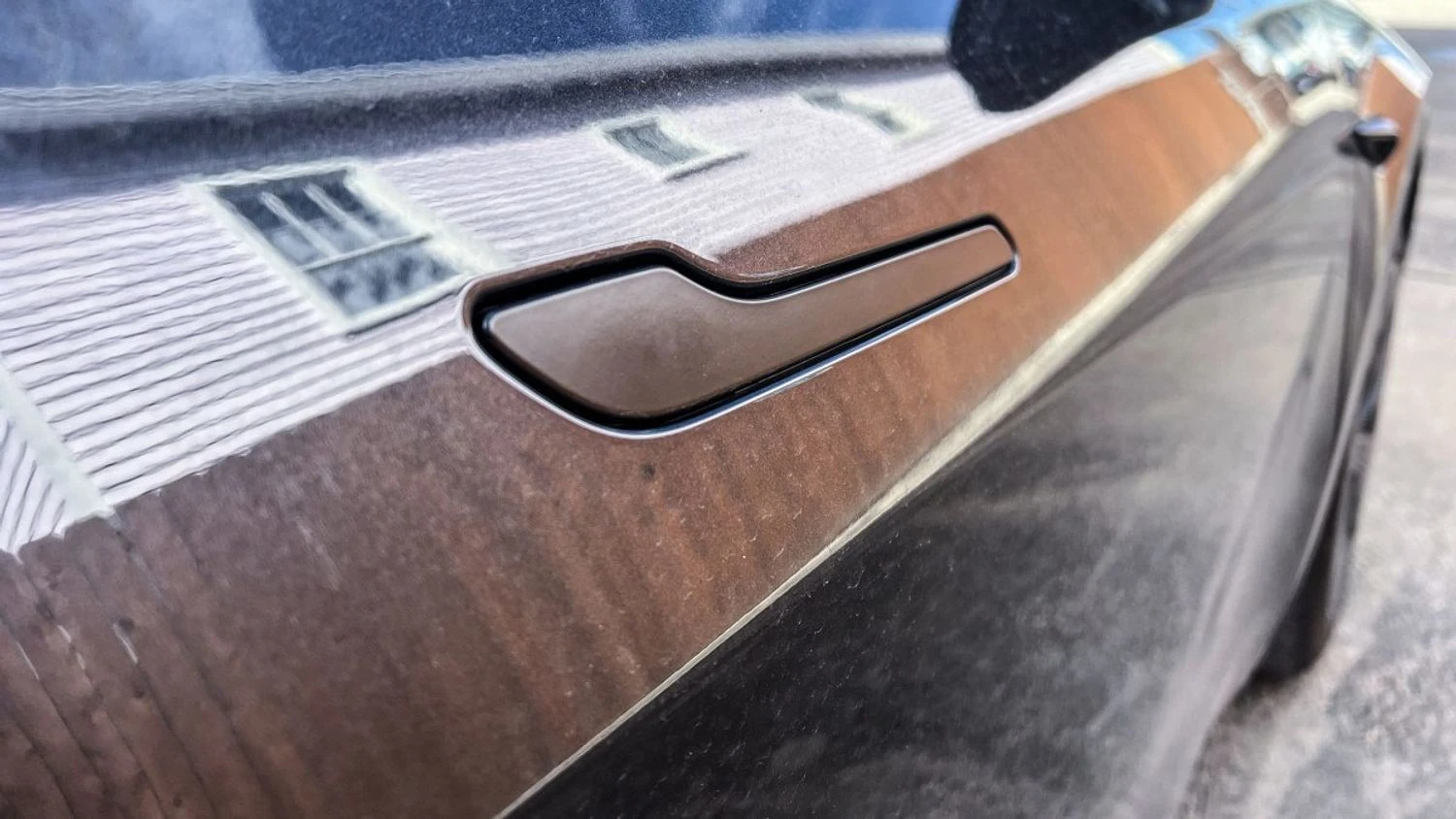 China bans Tesla-style retractable door handles over passenger safety concerns