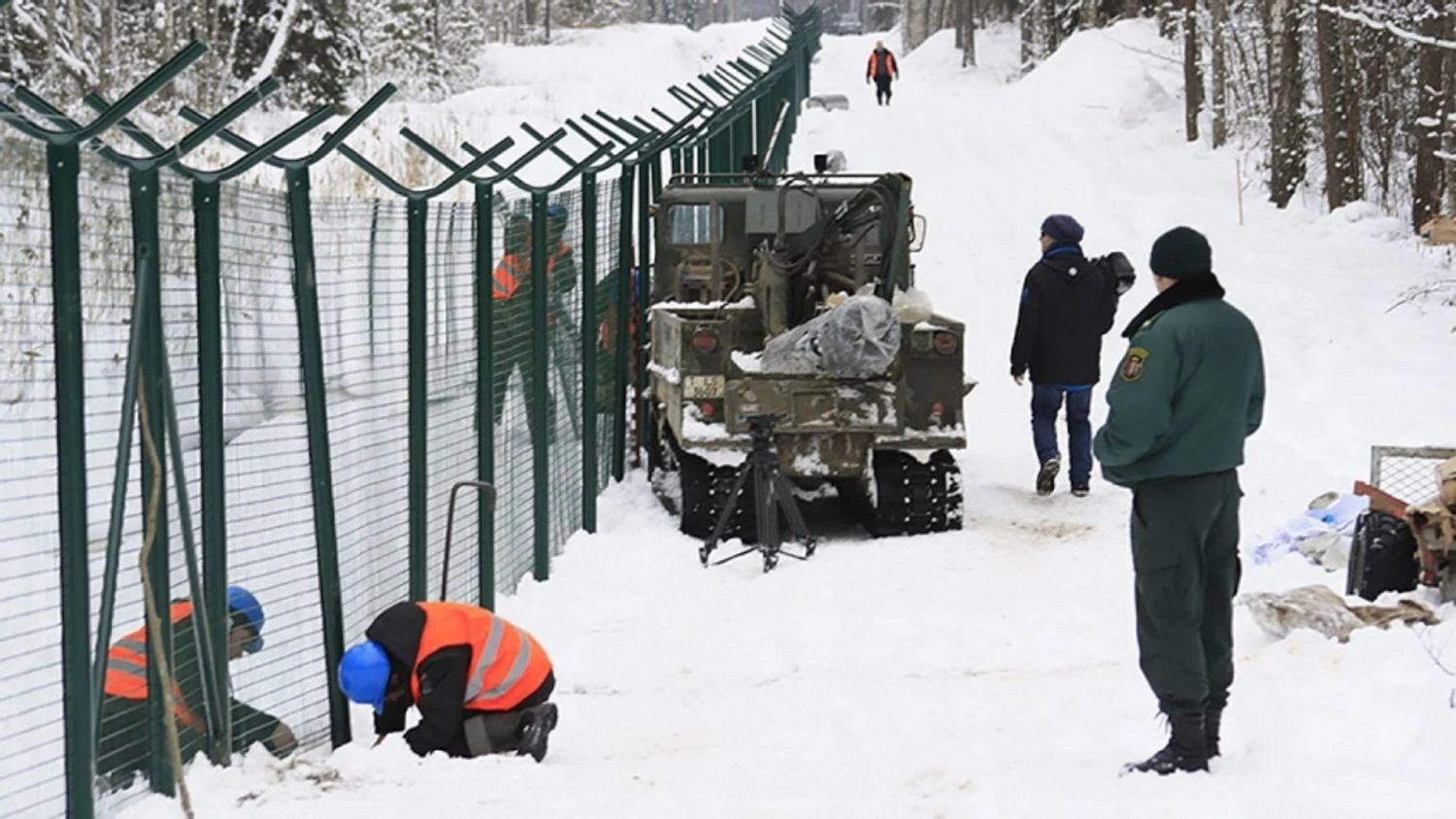 Latvia has completely fenced itself off from Russia with a 280-kilometer fence
