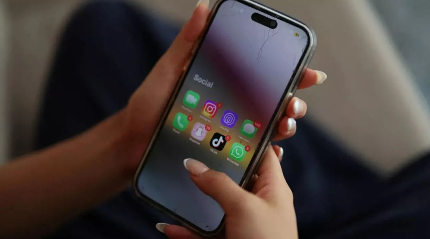 France prepares to ban social media for teenagers under 15 and smartphones in schools