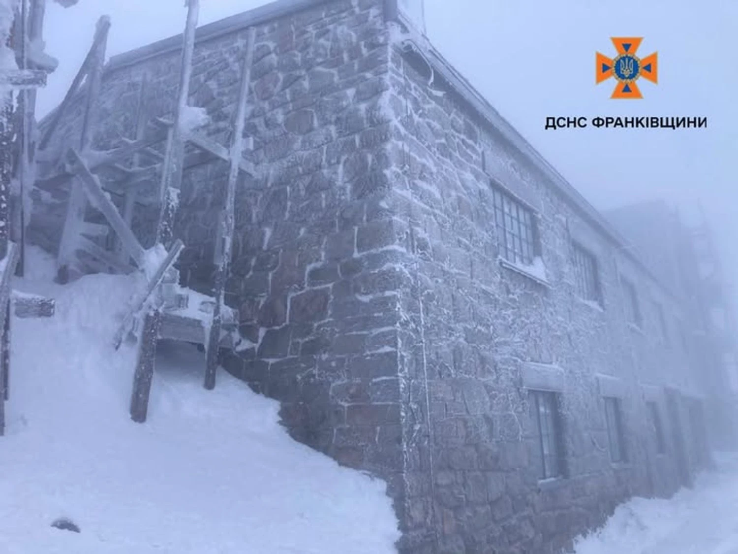 Tourists warned of deteriorating weather in the Carpathians: snow with strong wind and frost