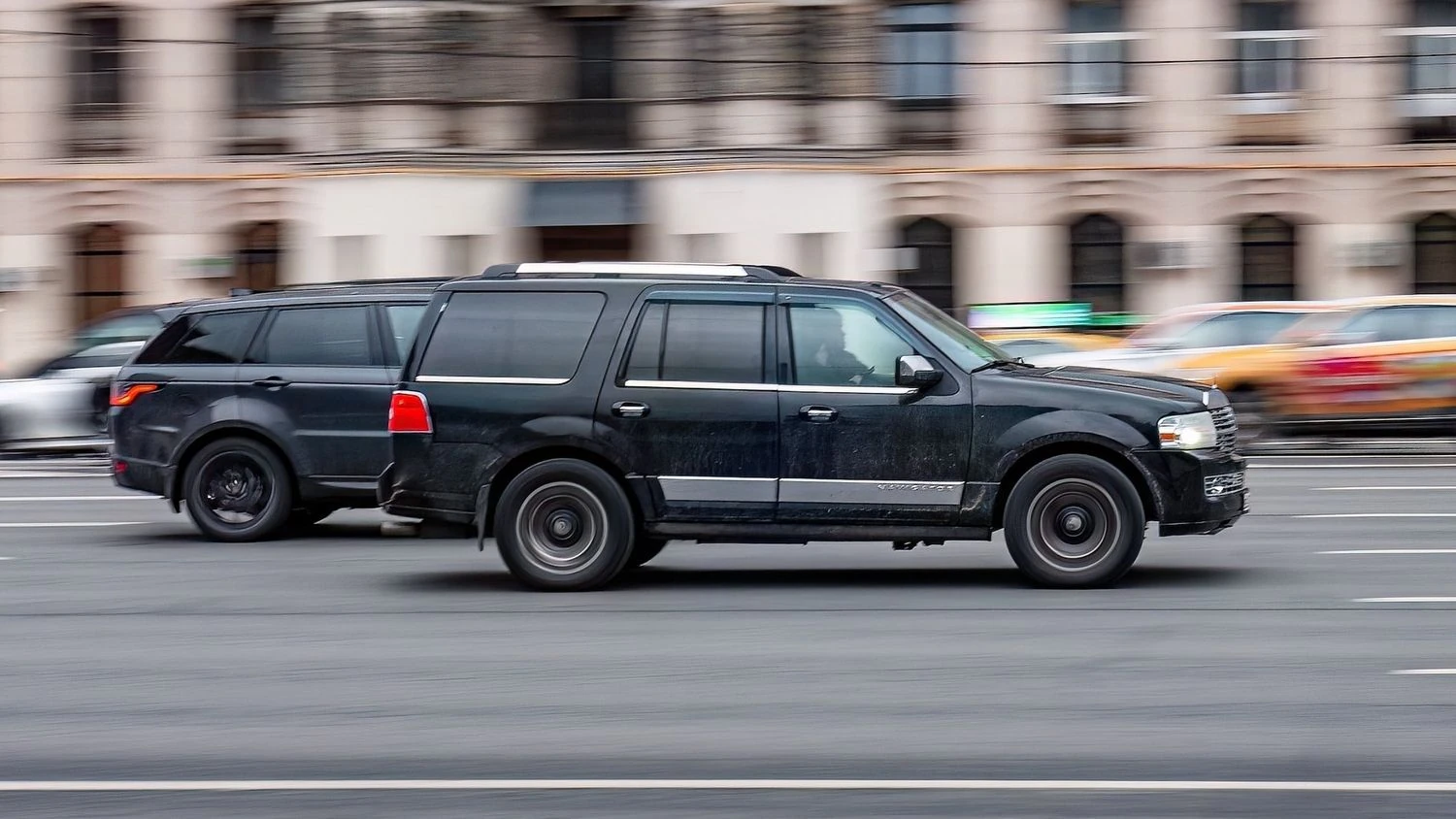 Latvia will hand over another batch of confiscated cars to Ukraine, including a luxury Lincoln