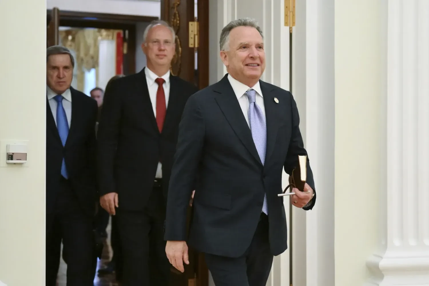 Trump's advisers handed over a peace plan agreed with Ukraine to the Kremlin - Axios