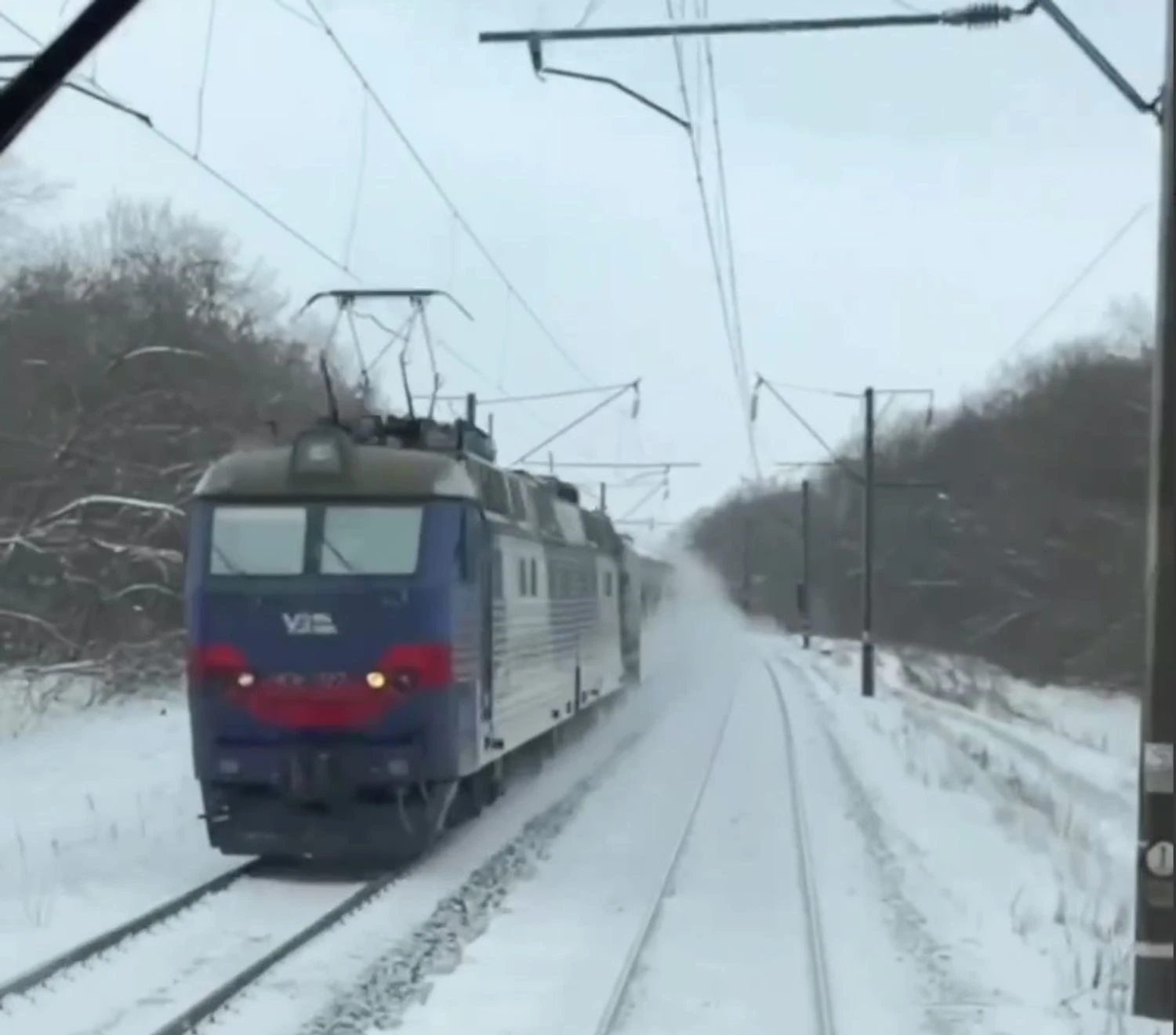 In Ukraine, 14 trains are delayed due to anomalous bad weather: which ones