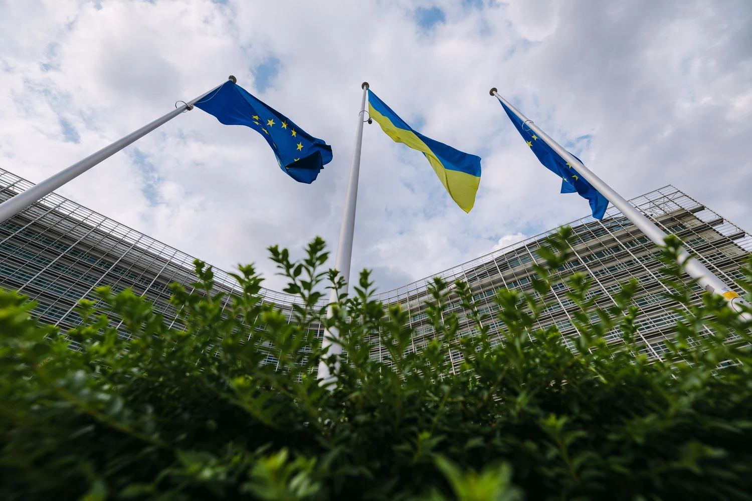 European Commission approves legislative package for financial support to Ukraine worth €90 billion: what's next