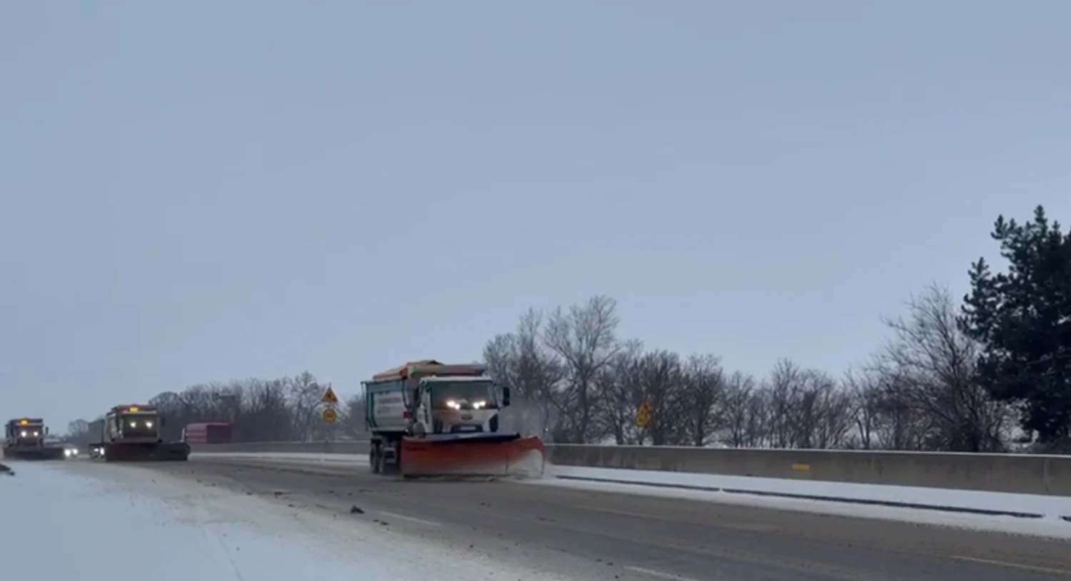 Active cyclone brought another weather deterioration with snowfalls: what is the situation on the roads