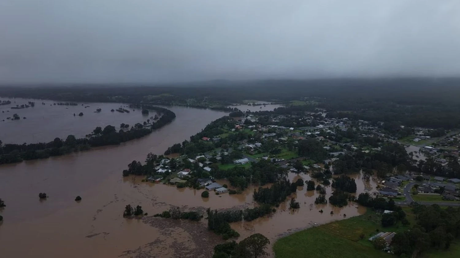 Floods in Australia paralyze coking coal supply: "force majeure" declared