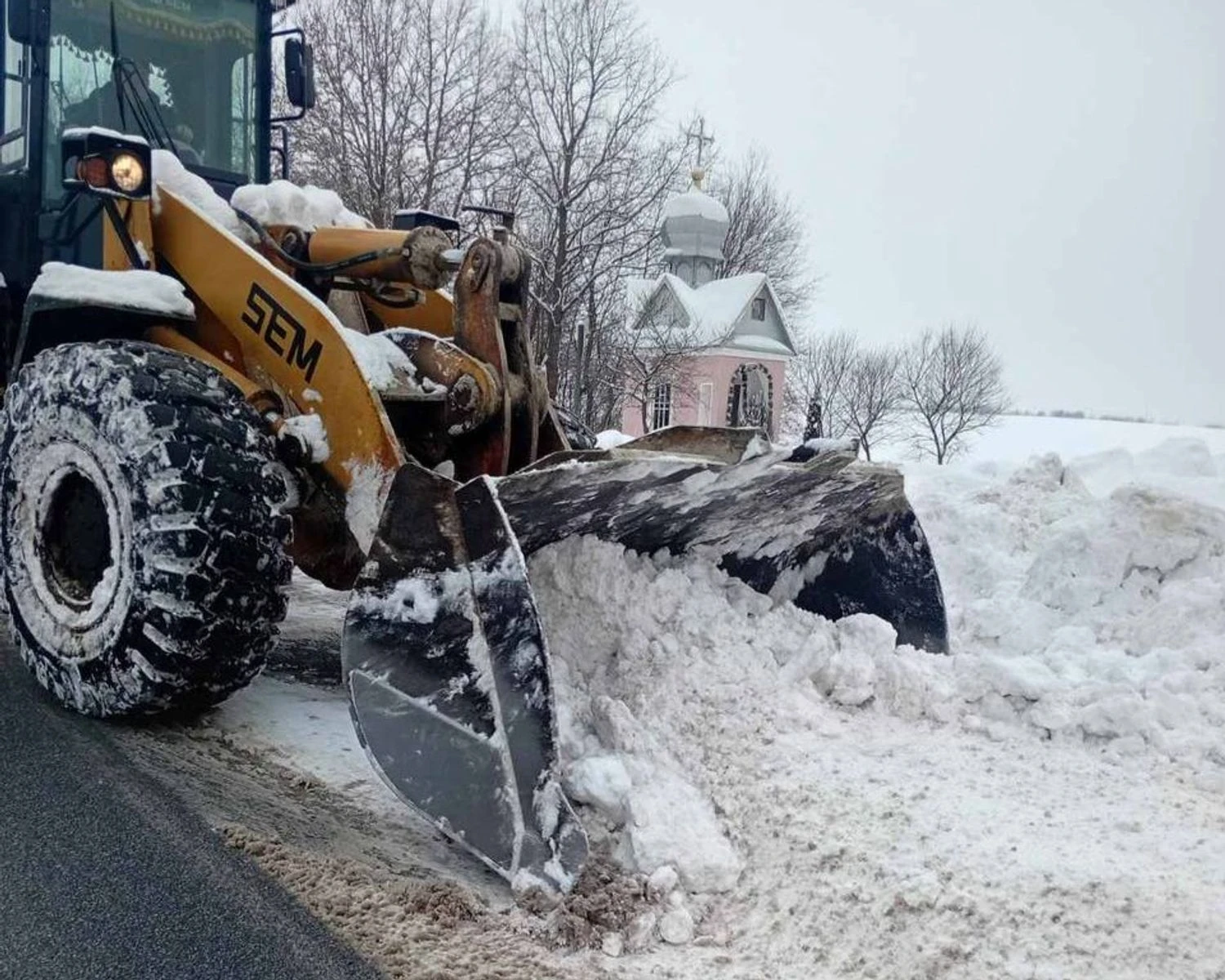 Main highways are passable despite winter weather: where to expect snowy roads
