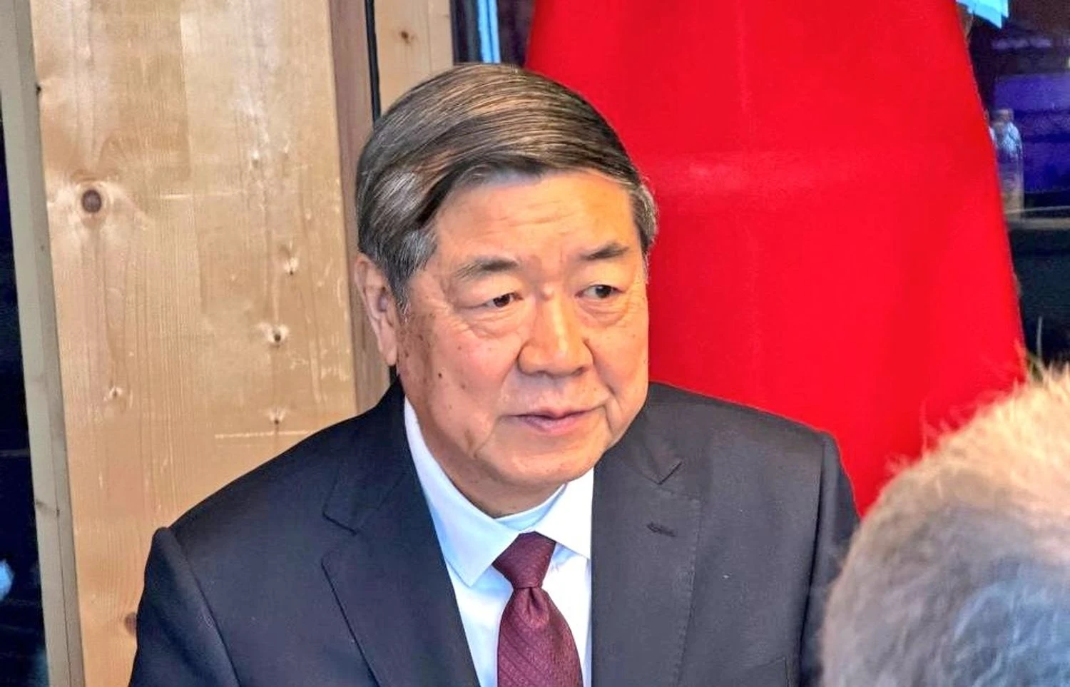 China's Vice Premier stated in Davos that the world cannot return to the "law of the jungle"