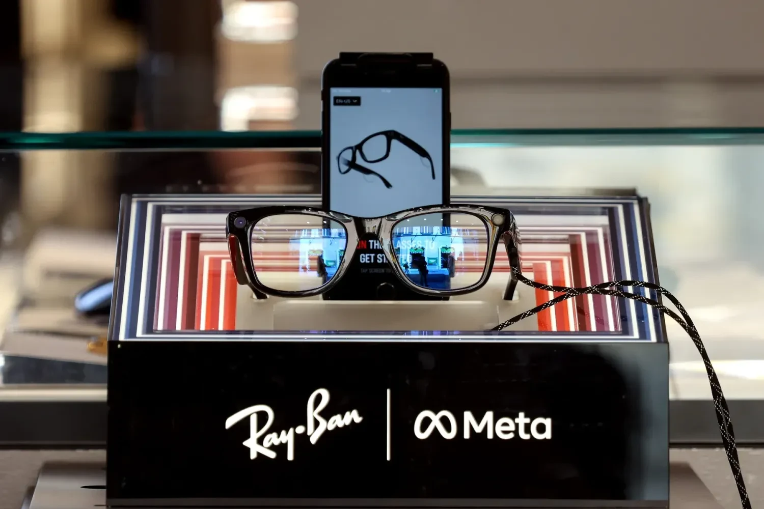 Patent War in the Tech World: Ray-Ban Meta Glasses Creators Hit with Multi-Billion Dollar Lawsuit