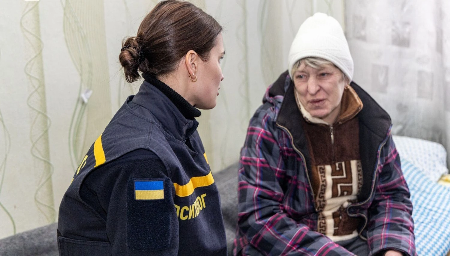 Russians damaged a dormitory in Kharkiv: IDPs were relocated, SES psychologists worked with them