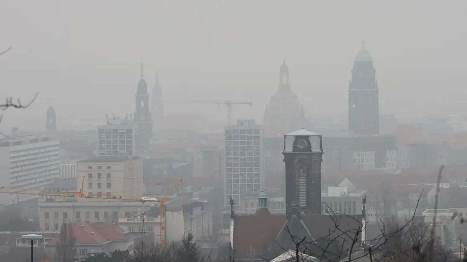 Media: Thick smog from Poland and Czech Republic covered Germany