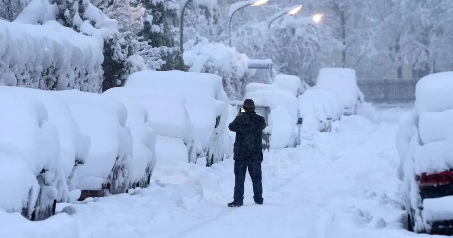Heavy snowfalls and storms paralyzed energy and transport in Europe