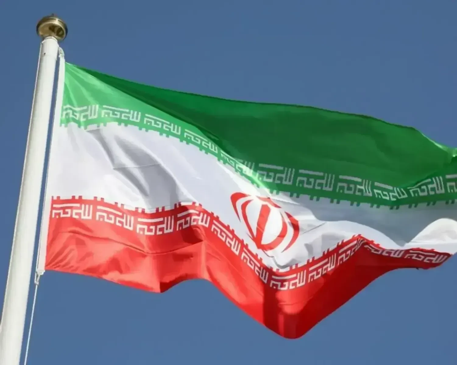 Iran rejects Trump's threats and declares readiness to respond to US actions