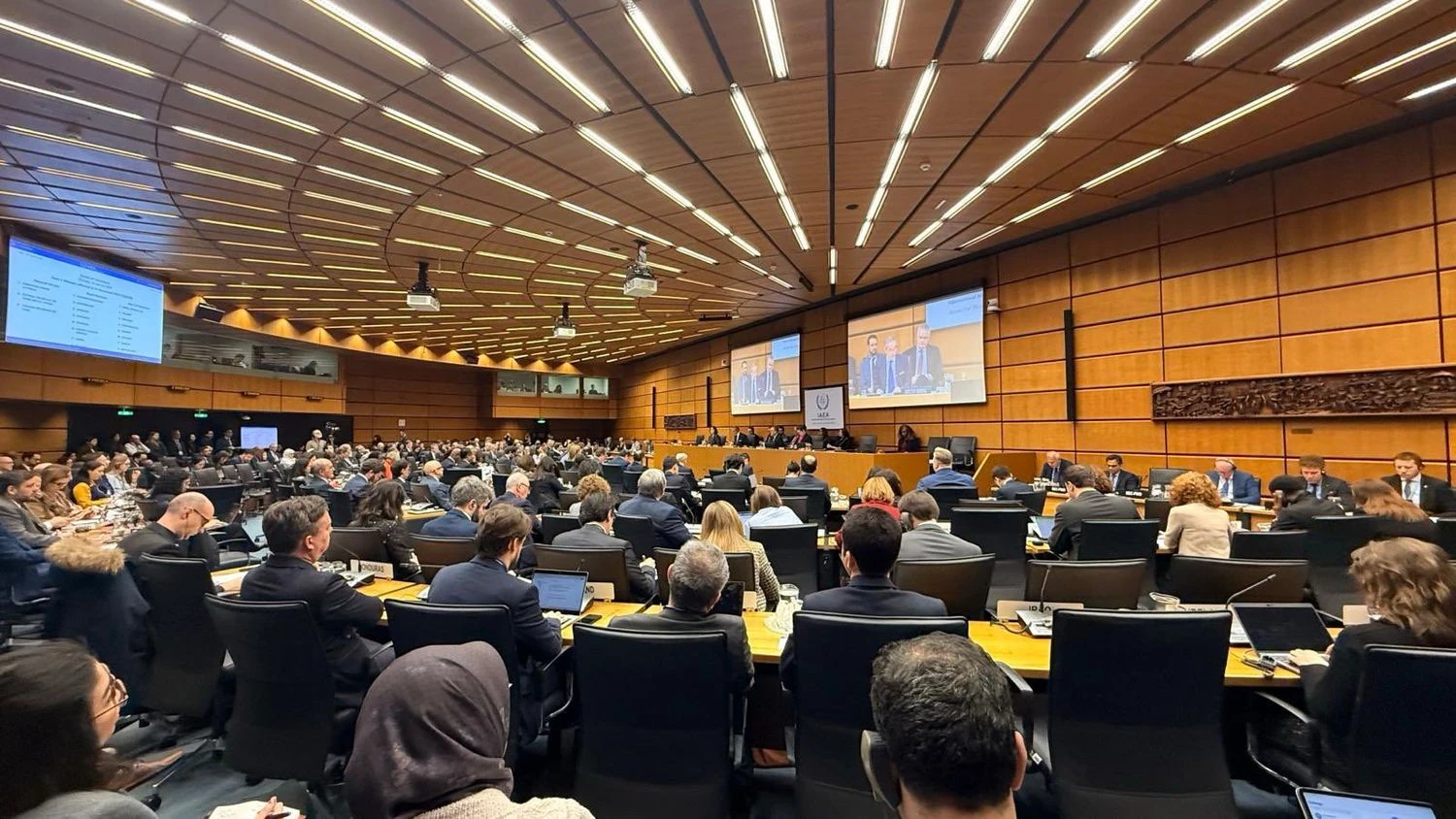 IAEA held an emergency meeting due to nuclear risks from Russian attacks and condemned Russia's actions: Ukraine called for sanctions against Russia