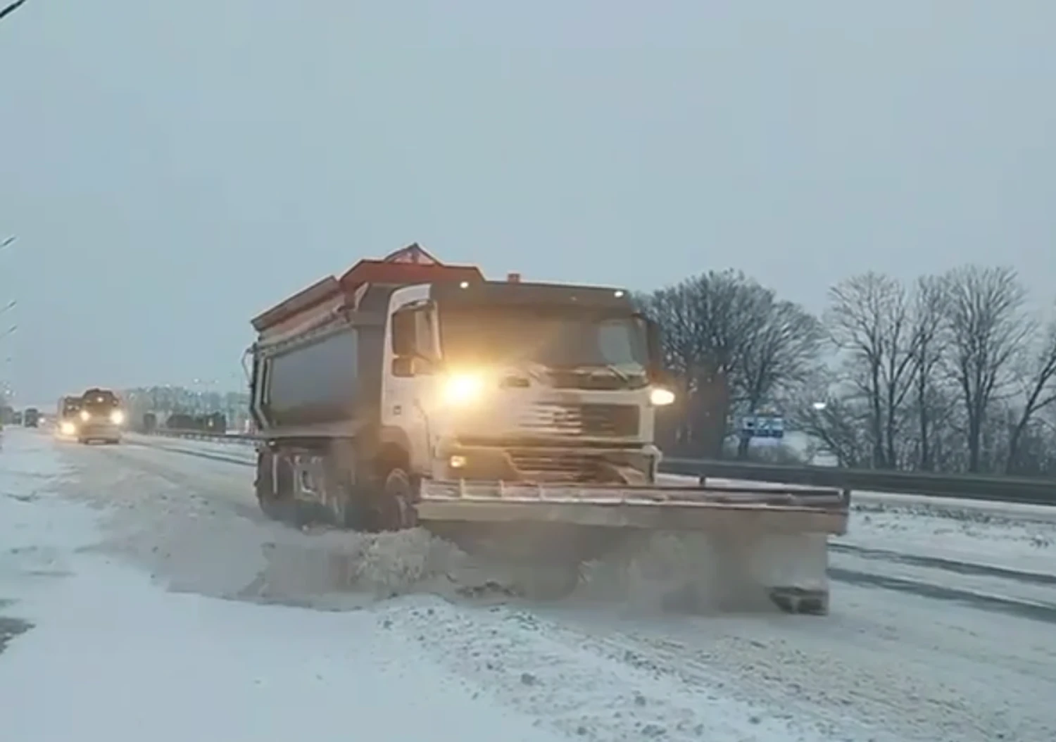 Traffic restored on major roads after weather-related restrictions - road workers